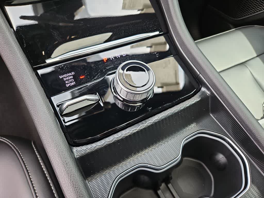 Thumbnail: 2026 Jeep Grand Cherokee - 32