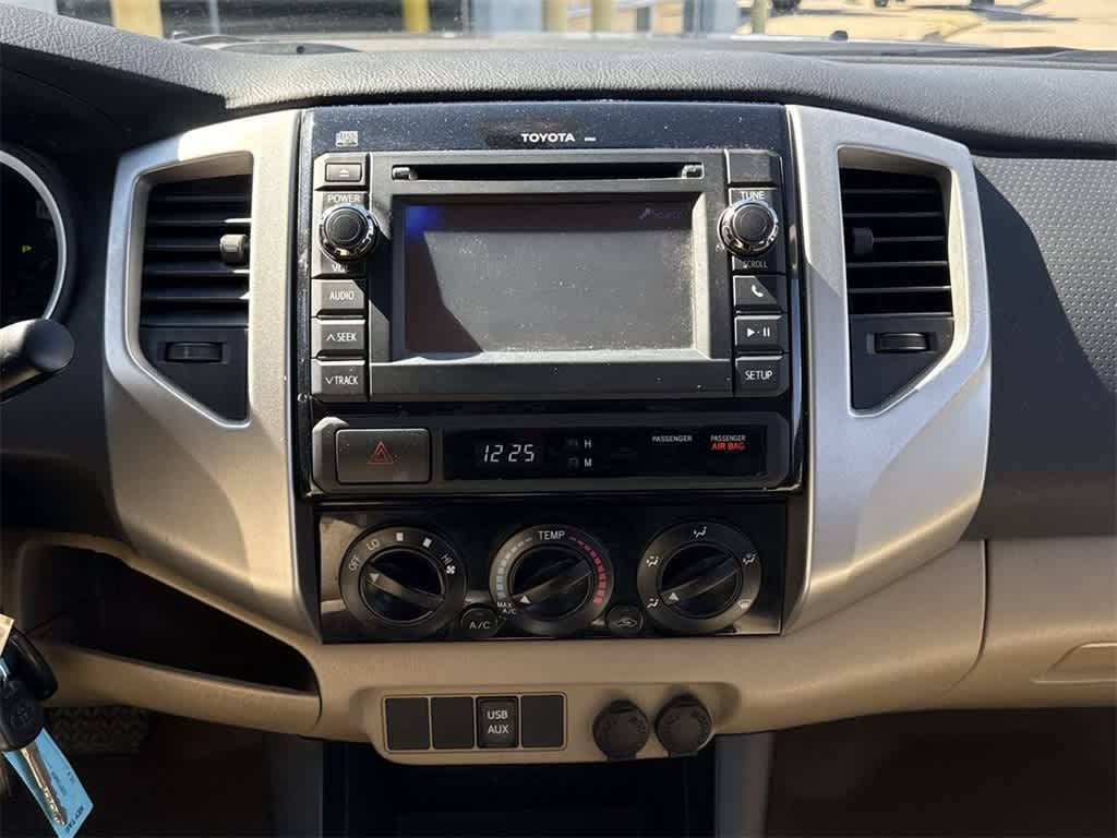 Thumbnail: 2013 Toyota Tacoma - 15