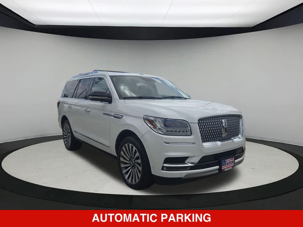 Thumbnail: 2021 Lincoln Navigator - 8
