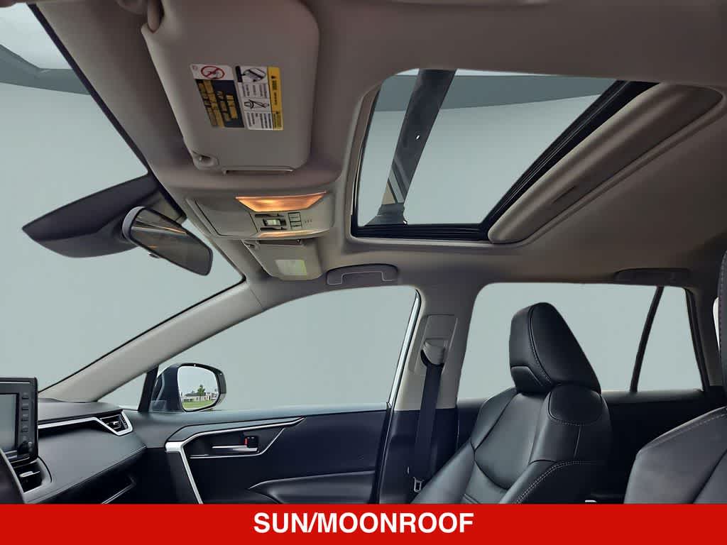 Thumbnail: 2021 Toyota RAV4 - 20