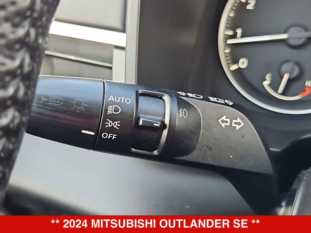 Thumbnail: 2024 Mitsubishi Outlander - 27