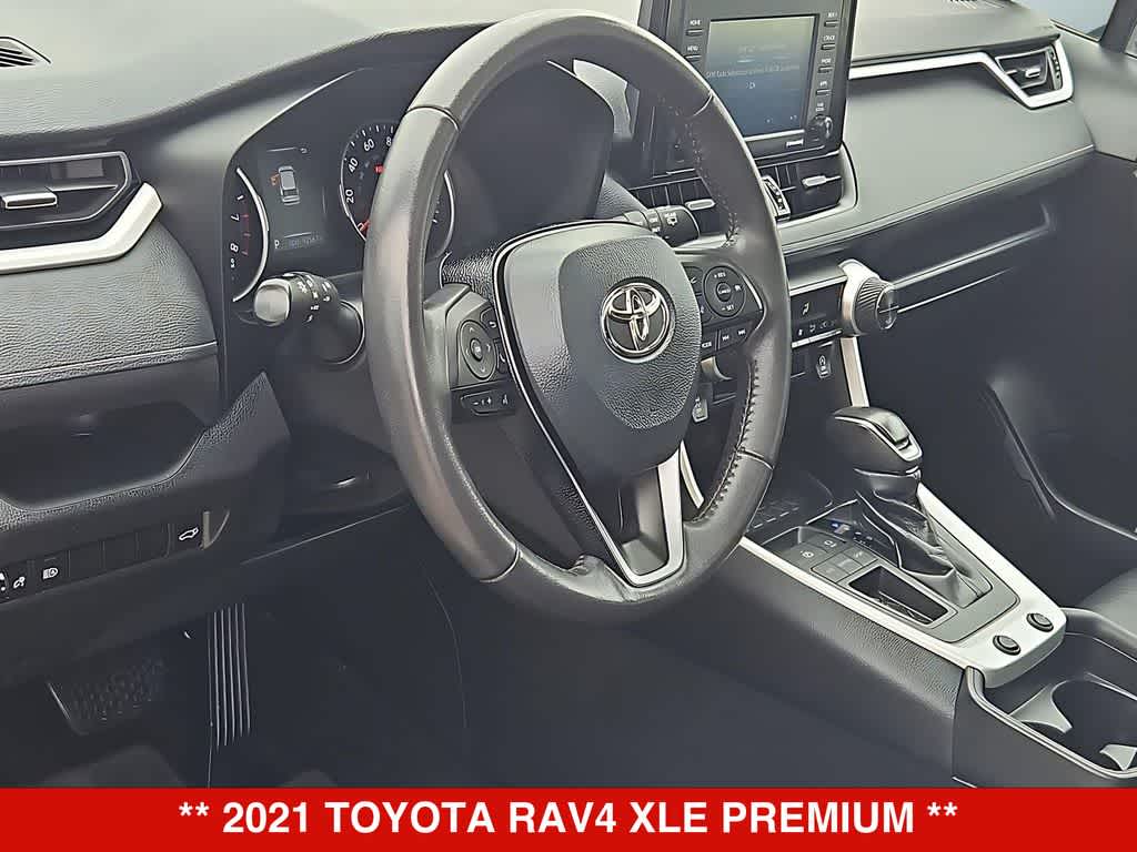 Thumbnail: 2021 Toyota RAV4 - 10