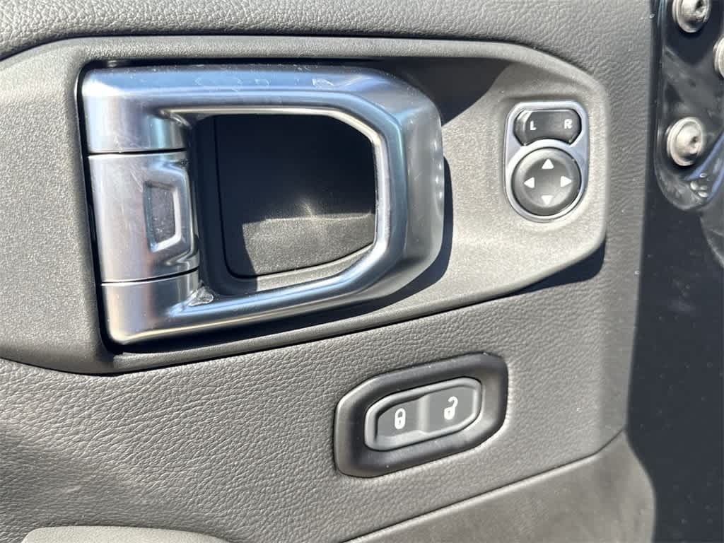 Thumbnail: 2025 Jeep Wrangler - 25