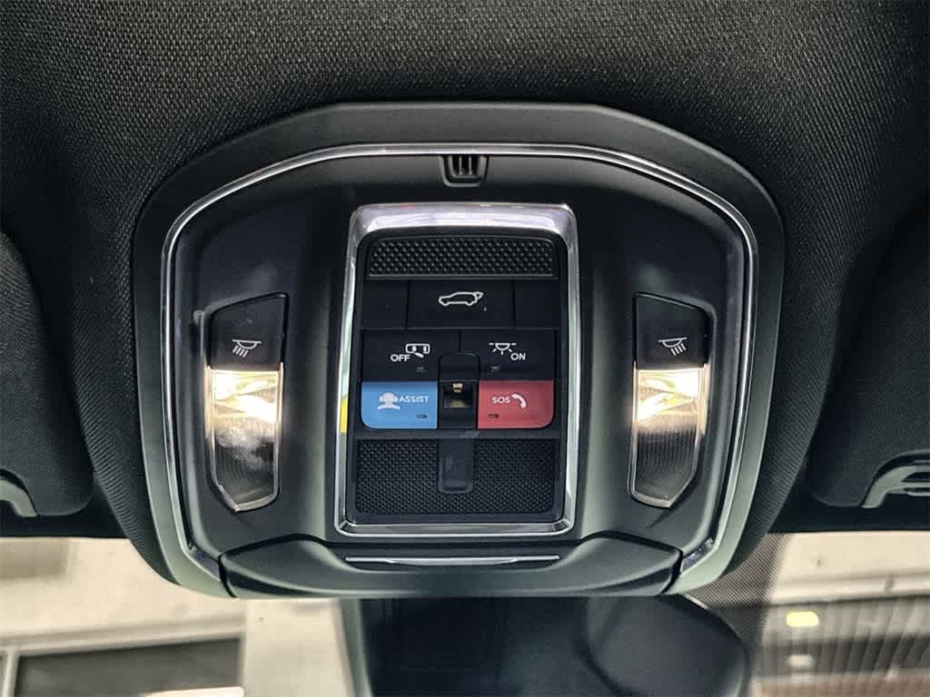 Thumbnail: 2023 Jeep Wagoneer - 21