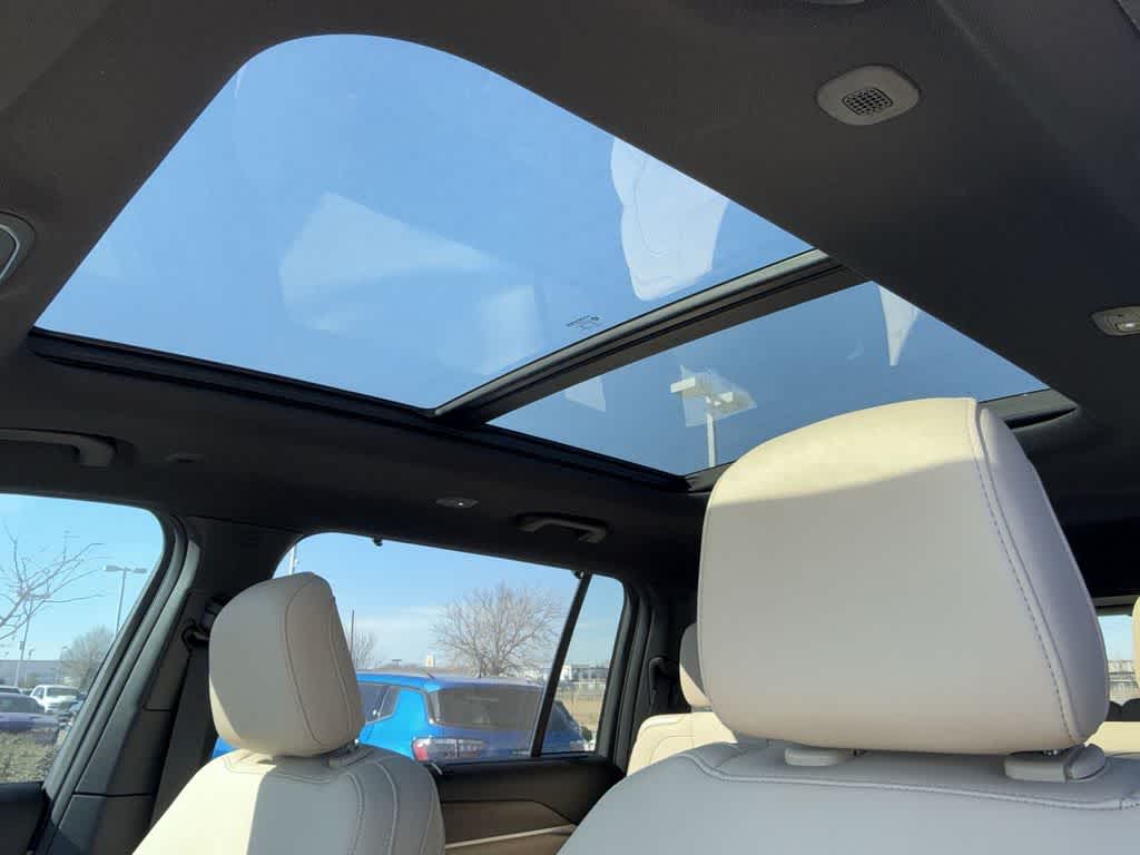 Thumbnail: 2025 Jeep Grand Cherokee L - 22