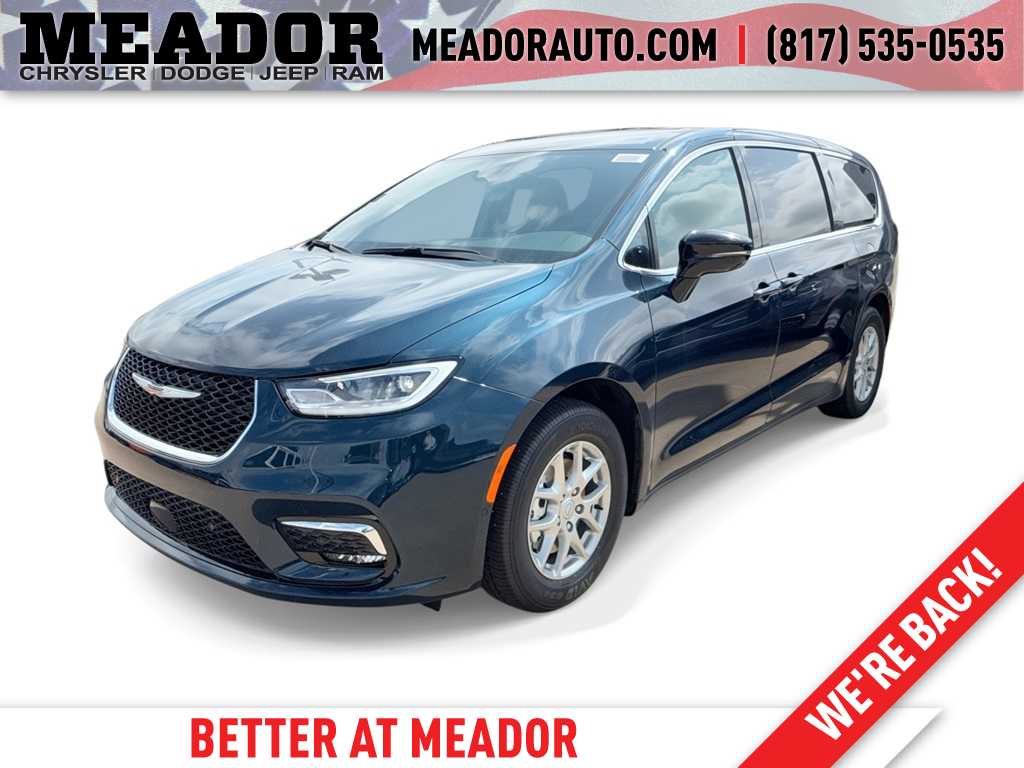 2025 Chrysler Pacifica Select's photo