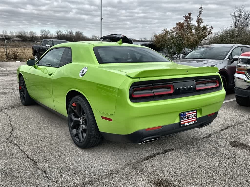 Thumbnail: 2015 Dodge Challenger - 4