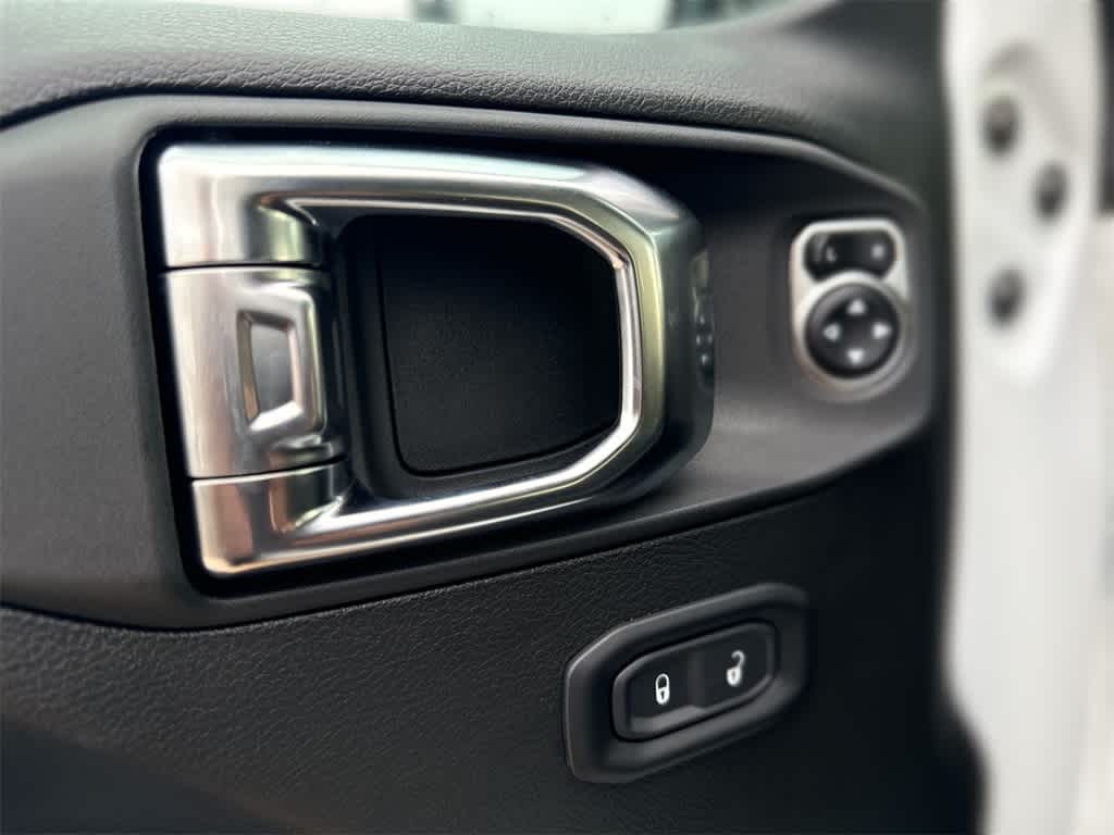 Thumbnail: 2025 Jeep Gladiator - 23