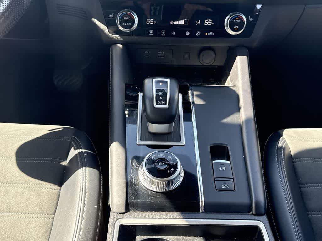 Thumbnail: 2024 Mitsubishi Outlander - 20