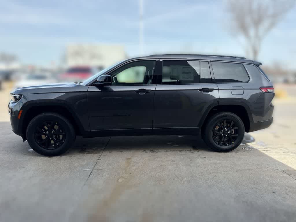Thumbnail: 2026 Jeep Grand Cherokee L - 3