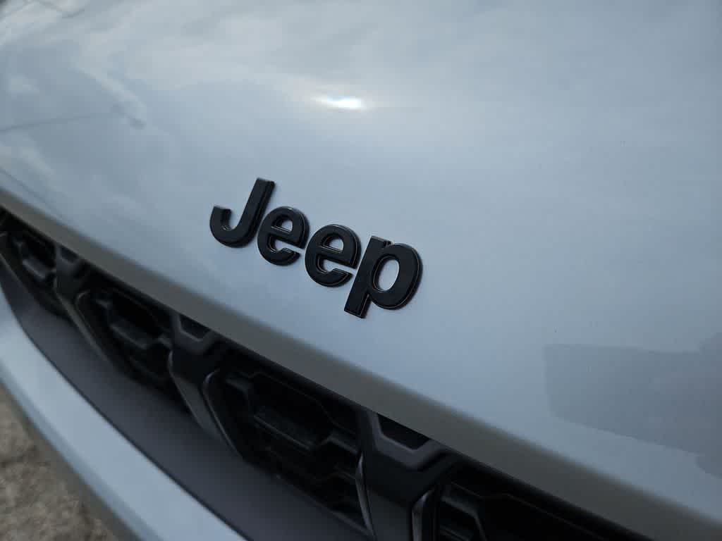 Thumbnail: 2026 Jeep Grand Cherokee - 12