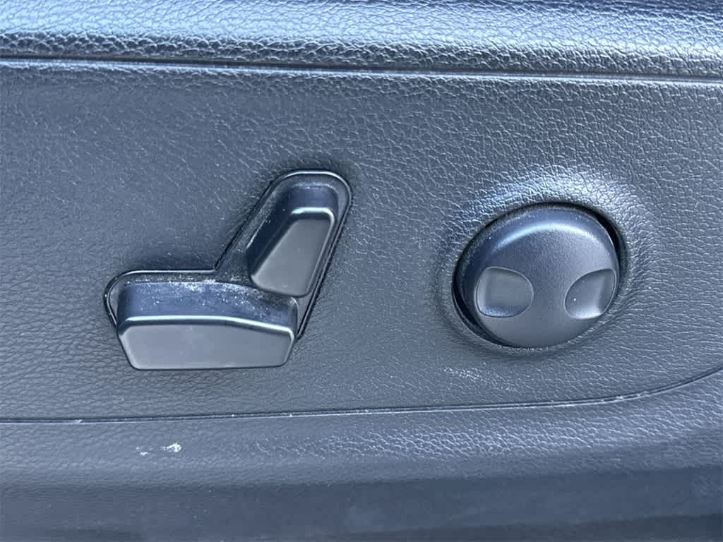 Thumbnail: 2025 RAM 1500 - 25