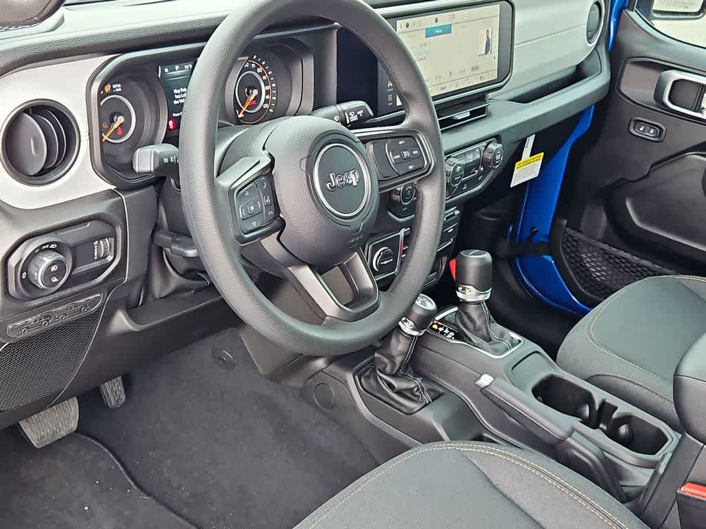 Thumbnail: 2026 Jeep Gladiator - 10