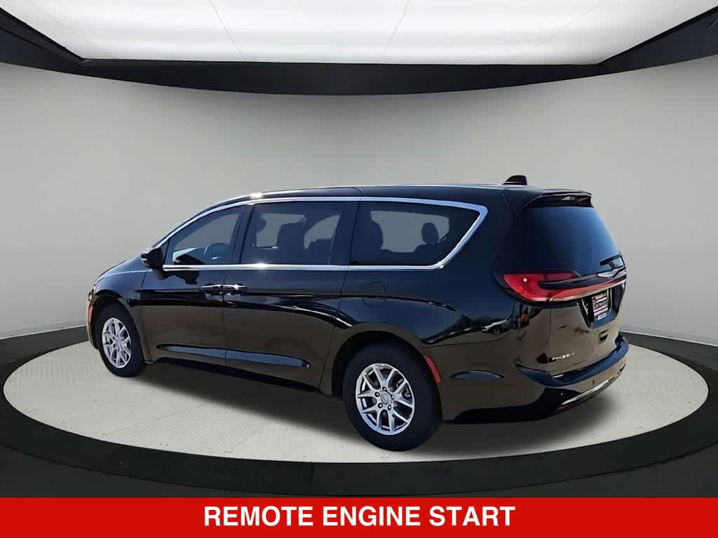 Thumbnail: 2026 Chrysler Pacifica - 6