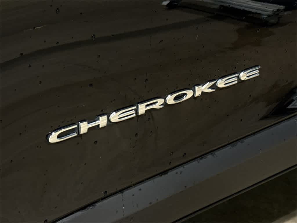 Thumbnail: 2022 Jeep Cherokee - 8