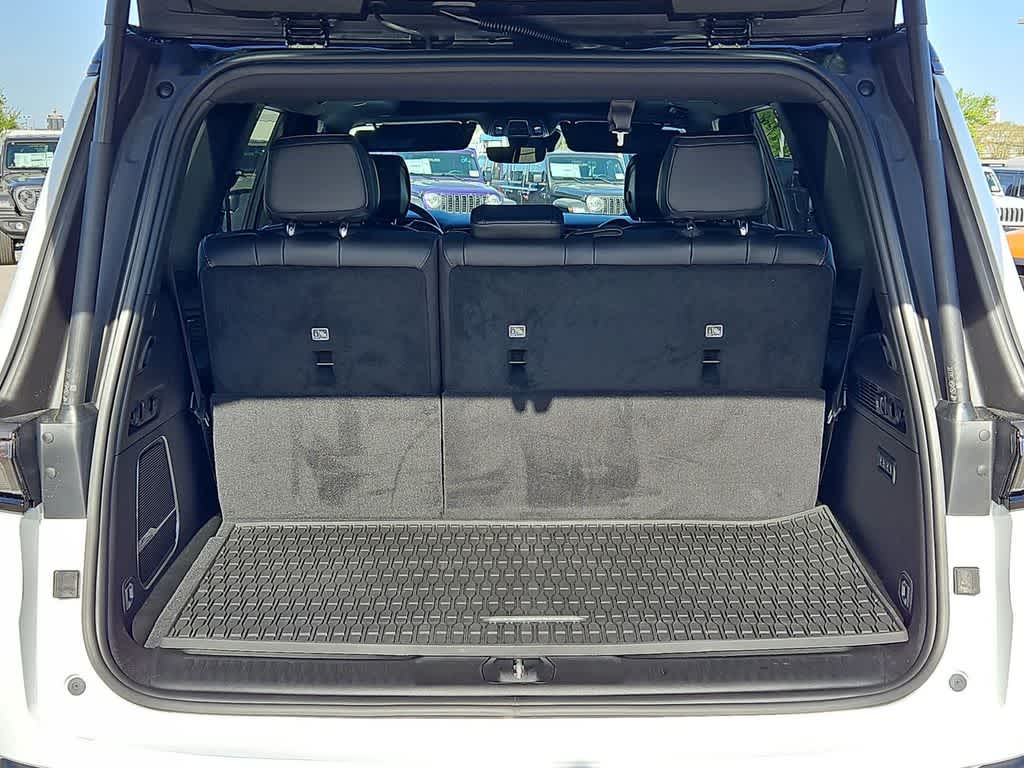 Thumbnail: 2026 Jeep Grand Wagoneer - 36