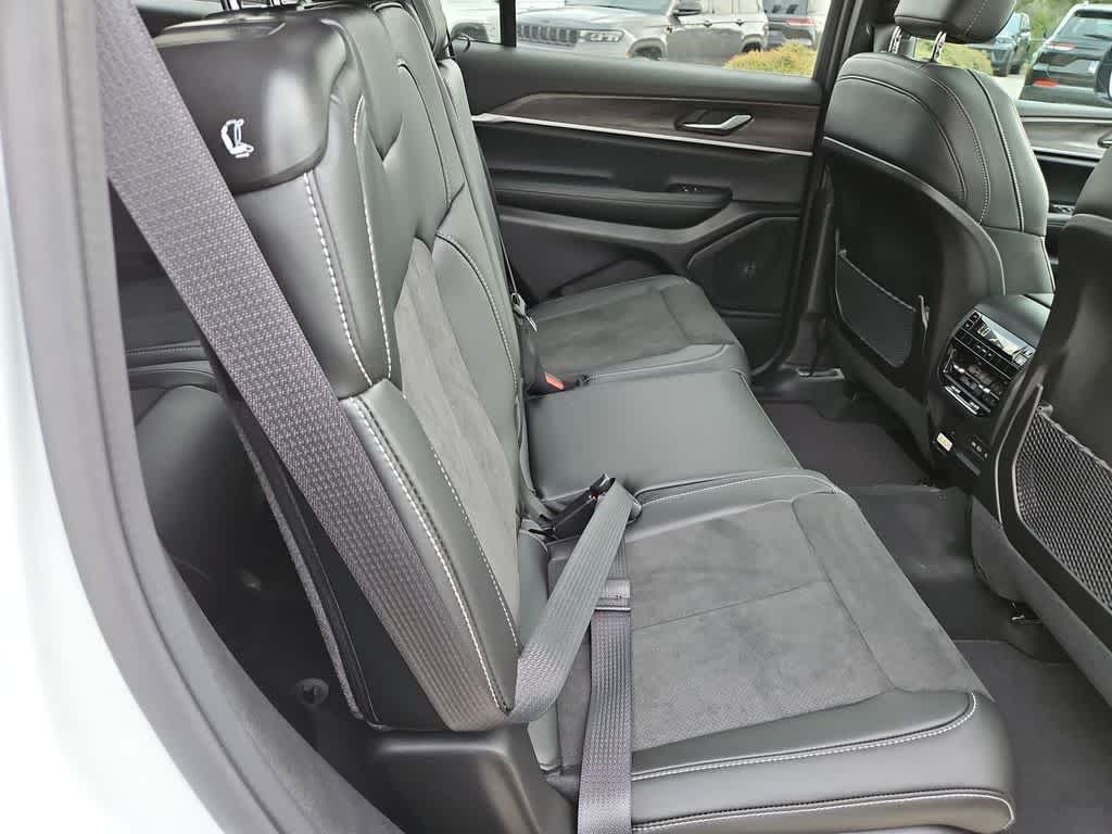 Thumbnail: 2026 Jeep Grand Cherokee L - 27