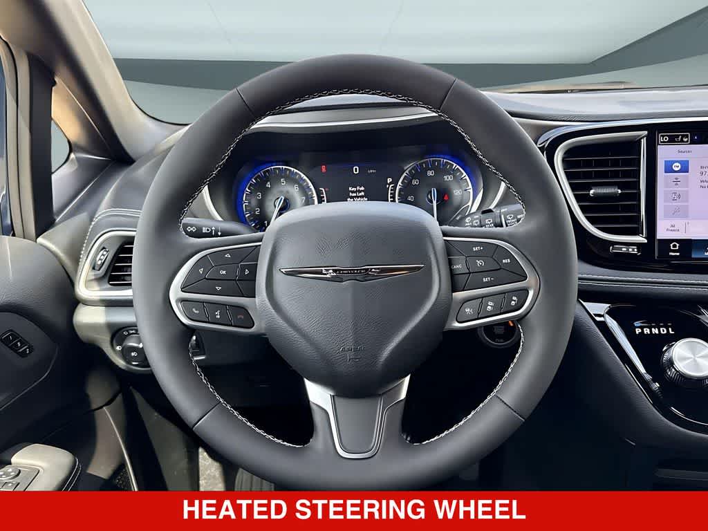 Thumbnail: 2025 Chrysler Pacifica - 18