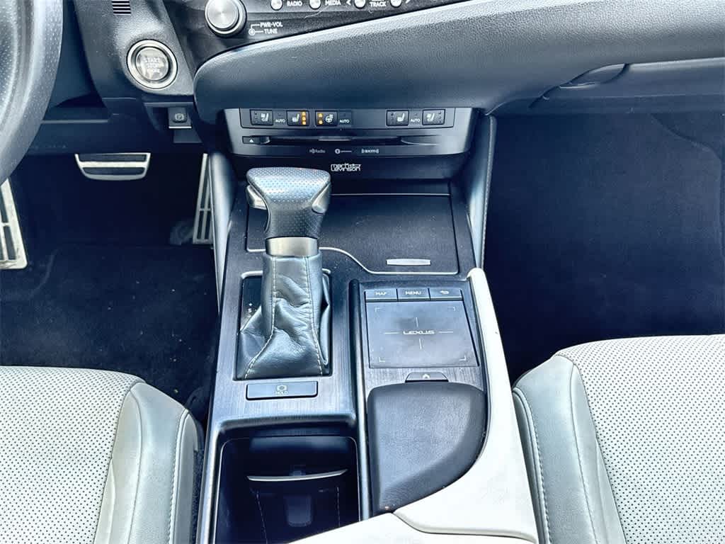 Thumbnail: 2021 Lexus ES - 16