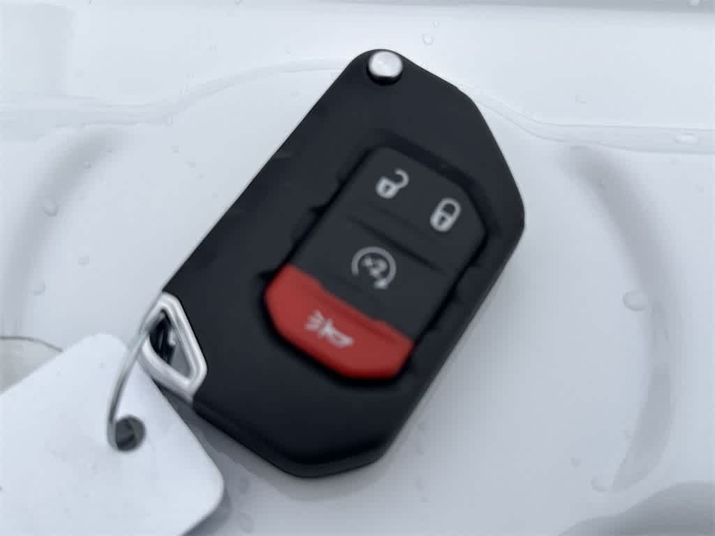 Thumbnail: 2025 Jeep Gladiator - 22