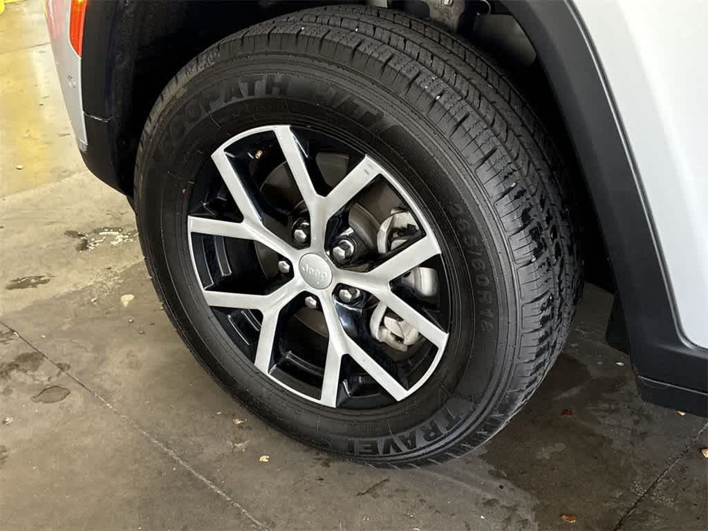 Thumbnail: 2024 Jeep Grand Cherokee L - 8