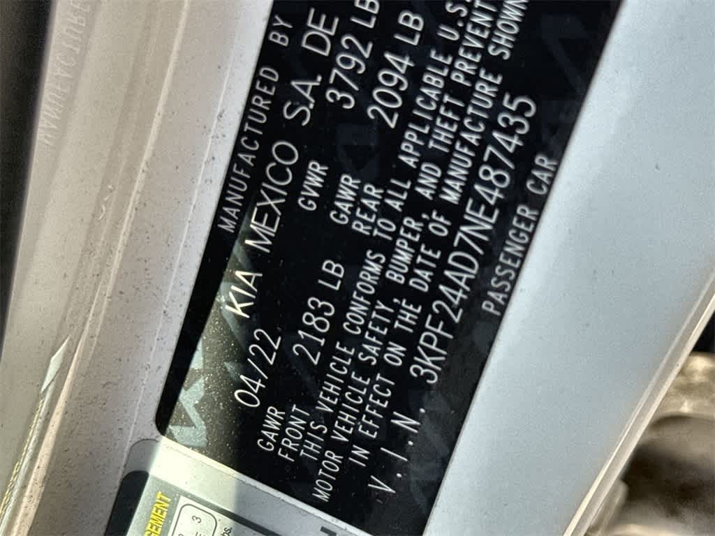 Thumbnail: 2022 Kia Forte - 23