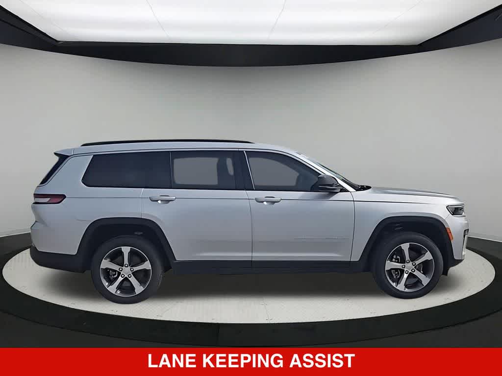 Thumbnail: 2026 Jeep Grand Cherokee L - 9