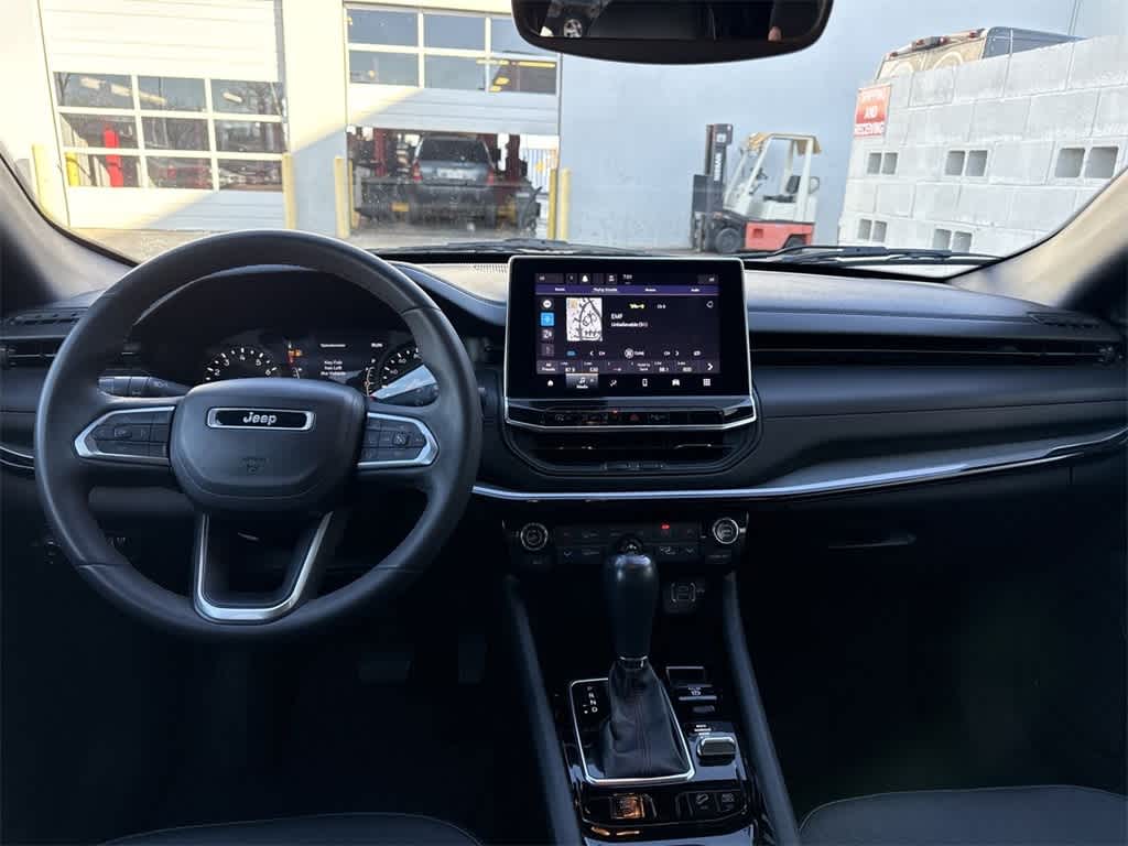 Thumbnail: 2023 Jeep Compass - 15