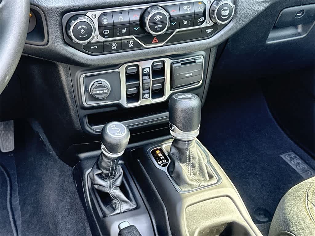 Thumbnail: 2025 Jeep Wrangler - 19