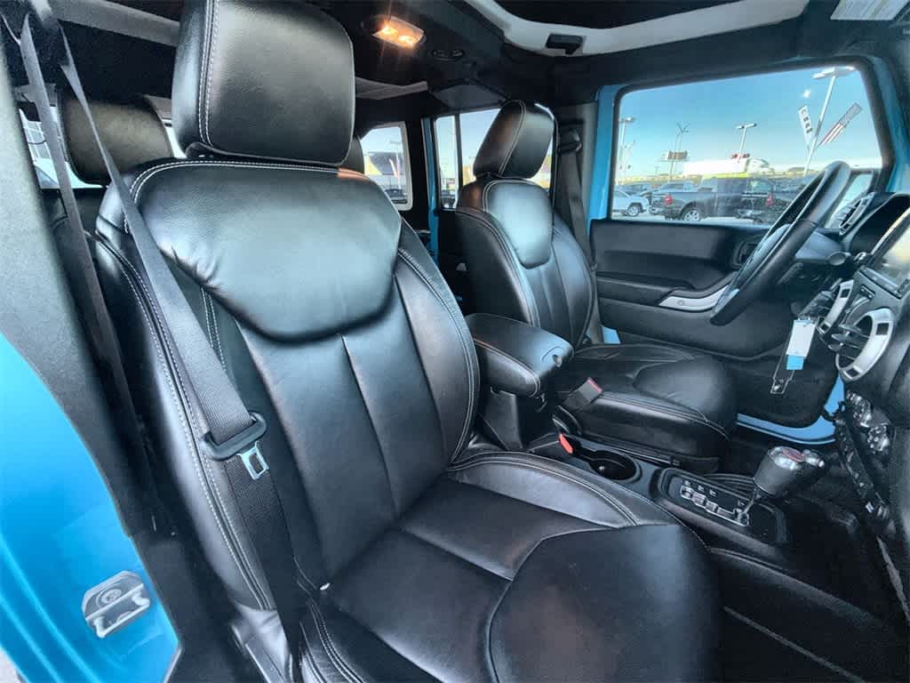 Thumbnail: 2017 Jeep Wrangler - 15