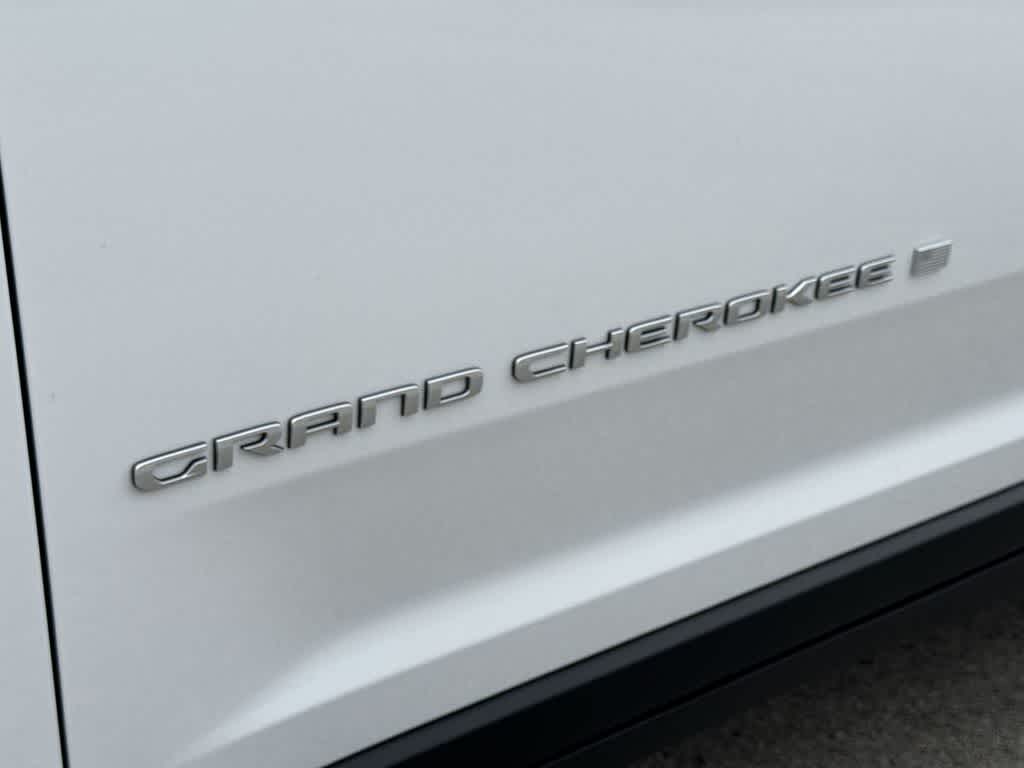 Thumbnail: 2026 Jeep Grand Cherokee - 8