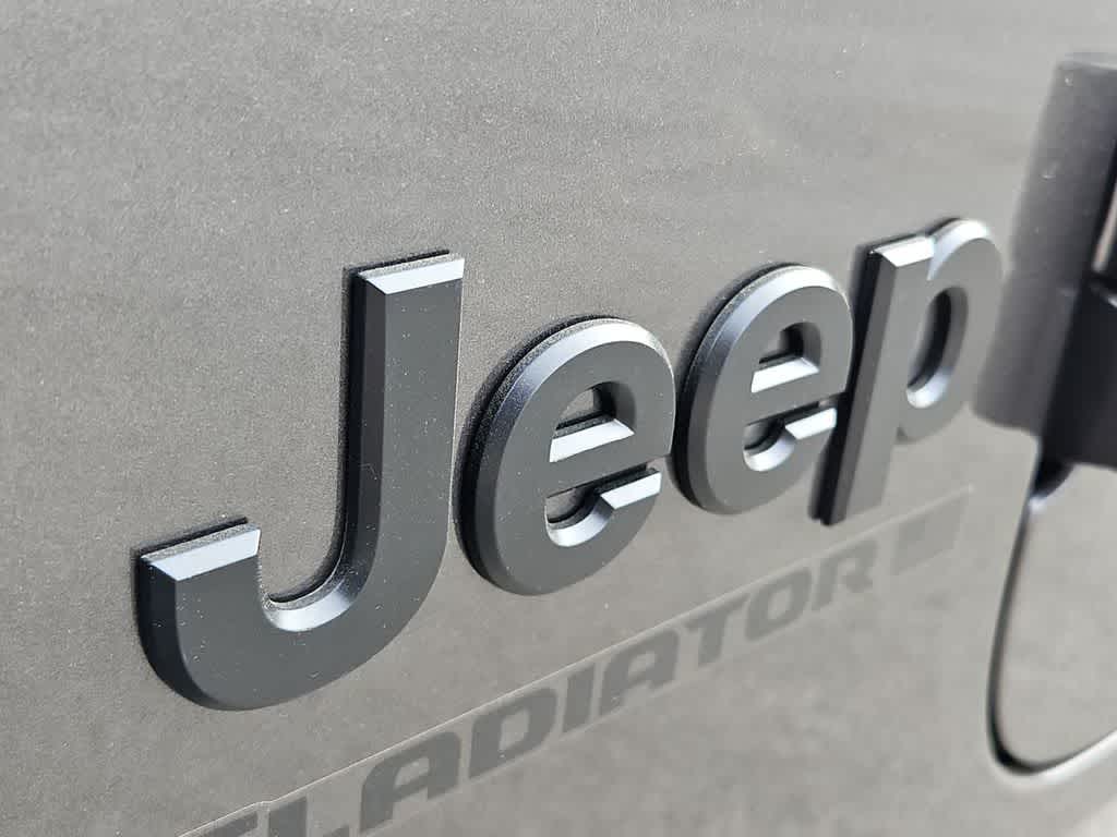 Thumbnail: 2026 Jeep Gladiator - 12