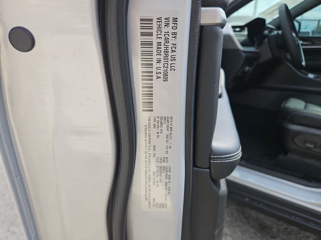 Thumbnail: 2026 Jeep Grand Cherokee - 36