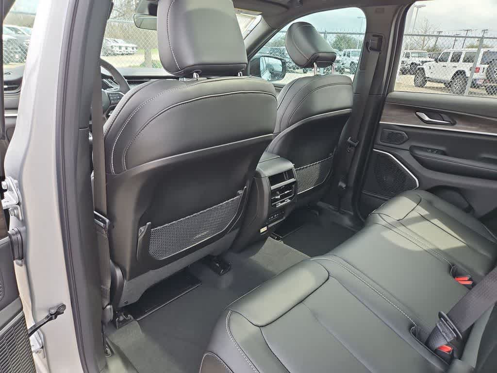 Thumbnail: 2026 Jeep Grand Cherokee - 19