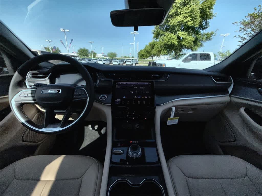 Thumbnail: 2025 Jeep Grand Cherokee - 14