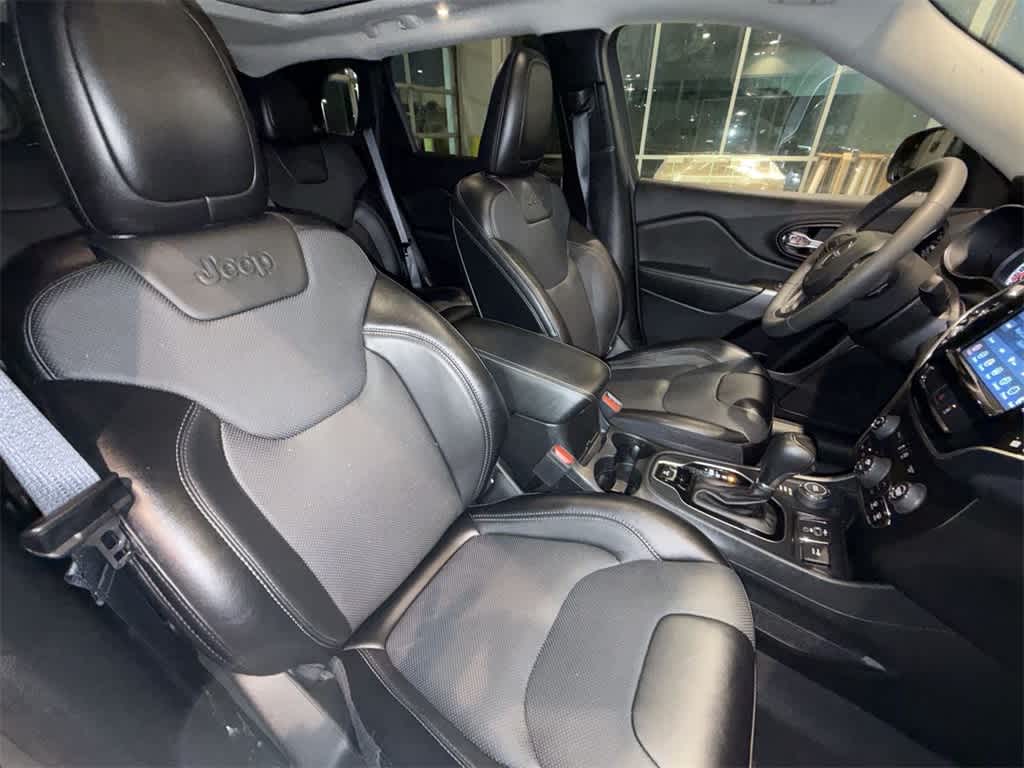 Thumbnail: 2022 Jeep Cherokee - 14