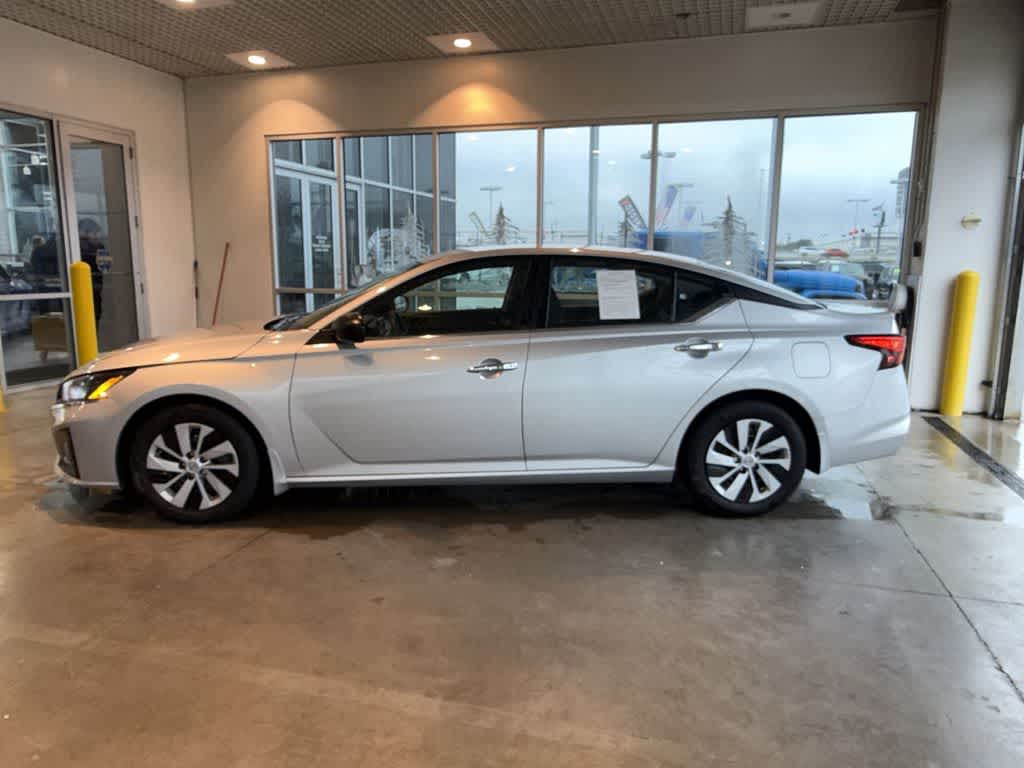 Thumbnail: 2024 Nissan Altima - 3