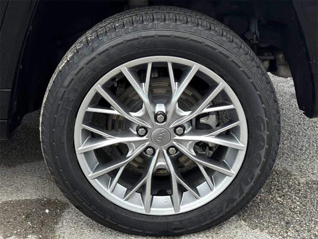 Thumbnail: 2022 Jeep Grand Cherokee - 8