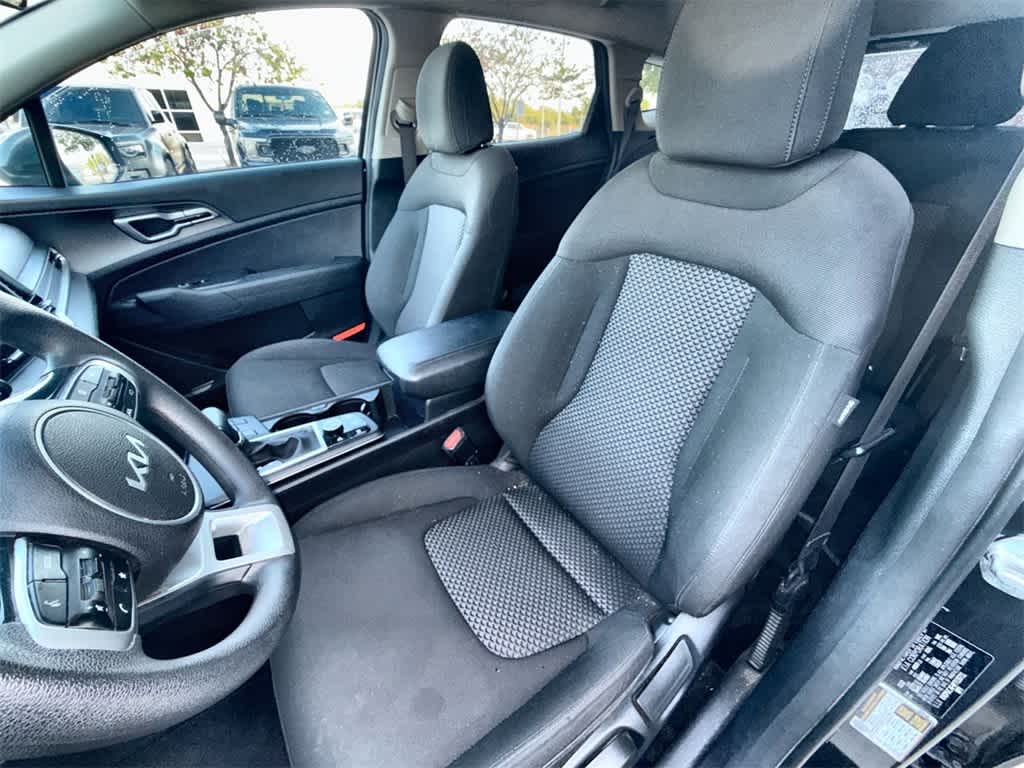 Thumbnail: 2023 Kia Sportage - 10