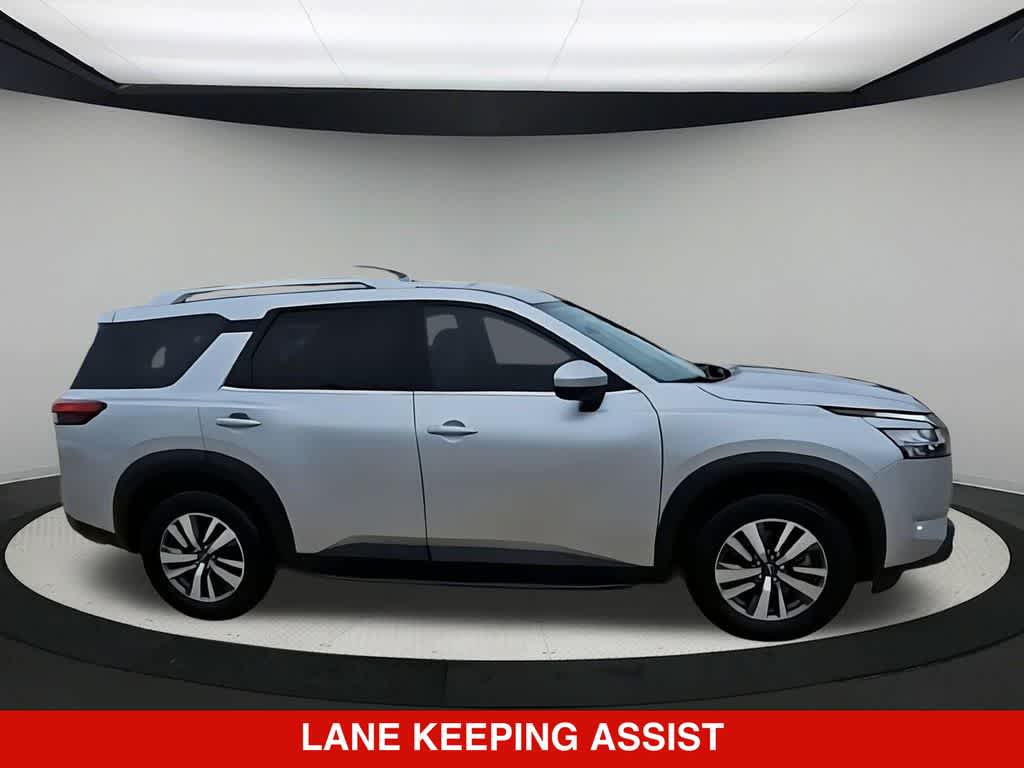 Thumbnail: 2023 Nissan Pathfinder - 9