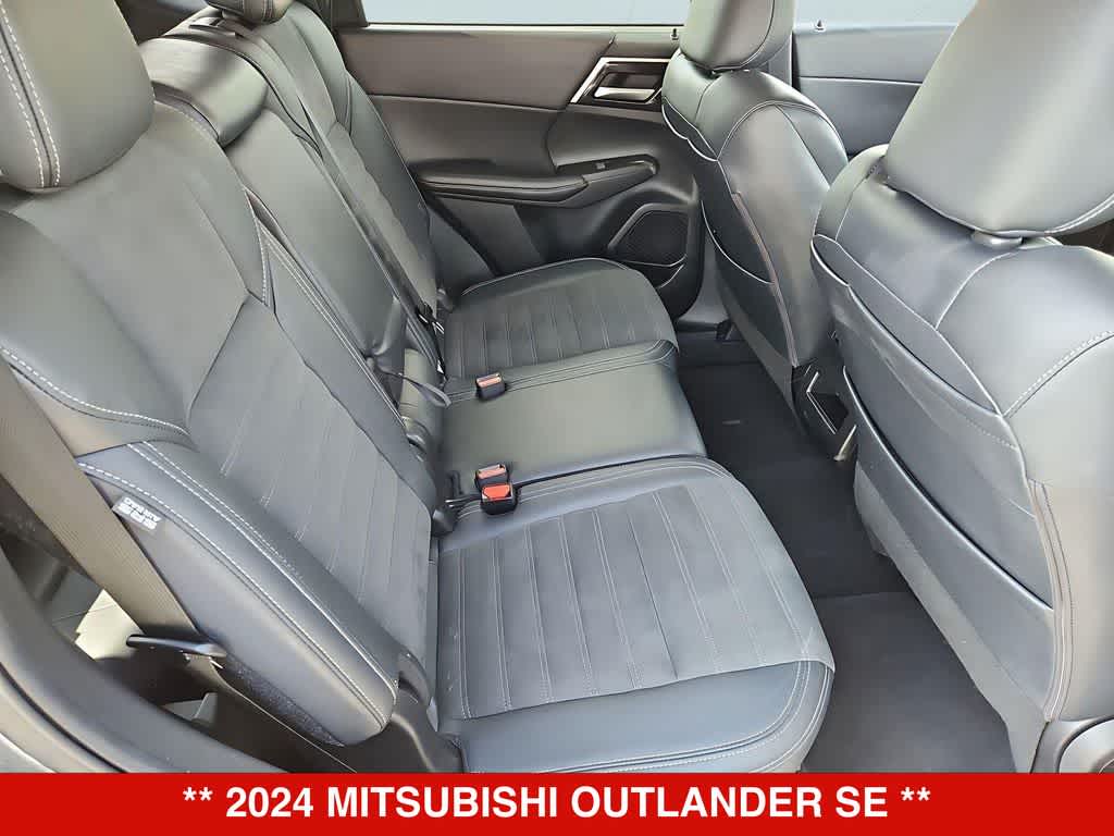 Thumbnail: 2024 Mitsubishi Outlander - 21
