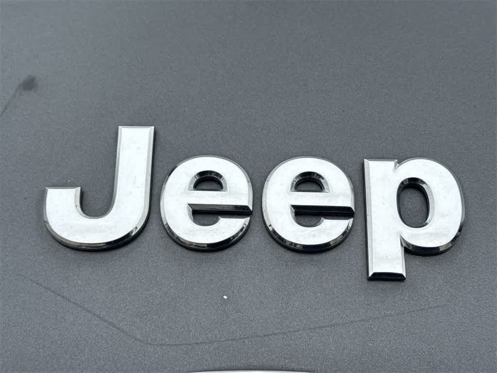 Thumbnail: 2016 Jeep Cherokee - 7