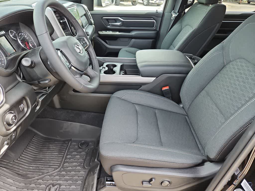 Thumbnail: 2026 RAM 1500 - 17