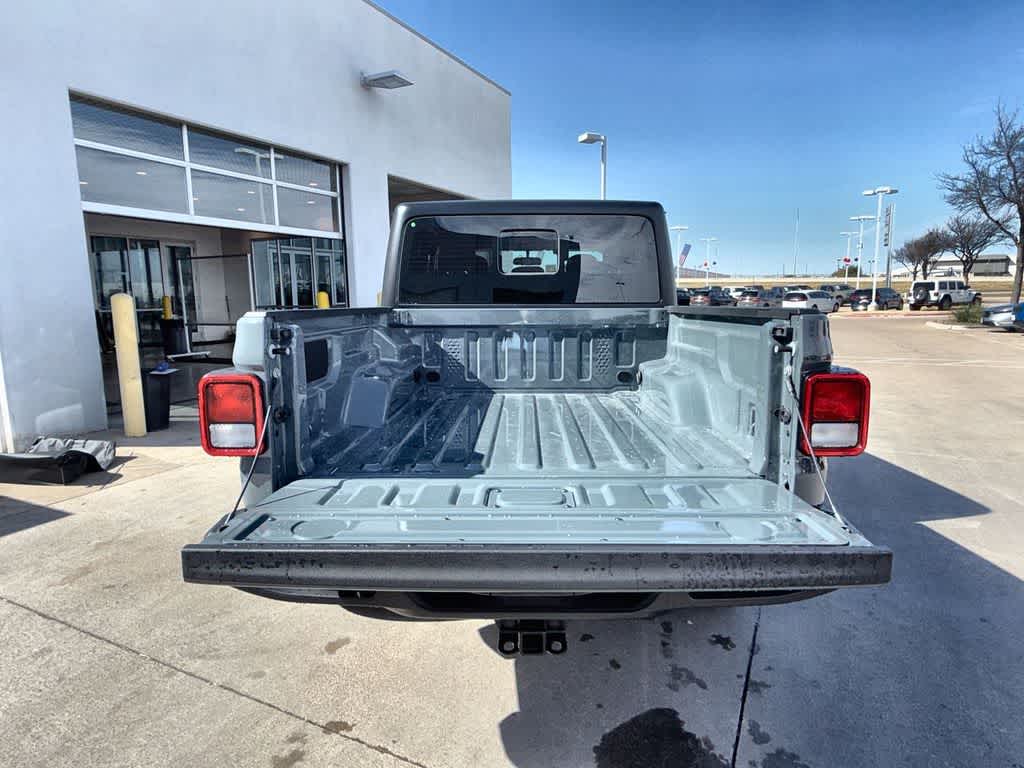 Thumbnail: 2026 Jeep Gladiator - 21