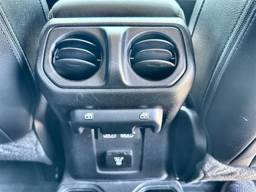 Thumbnail: 2021 Jeep Gladiator - 19