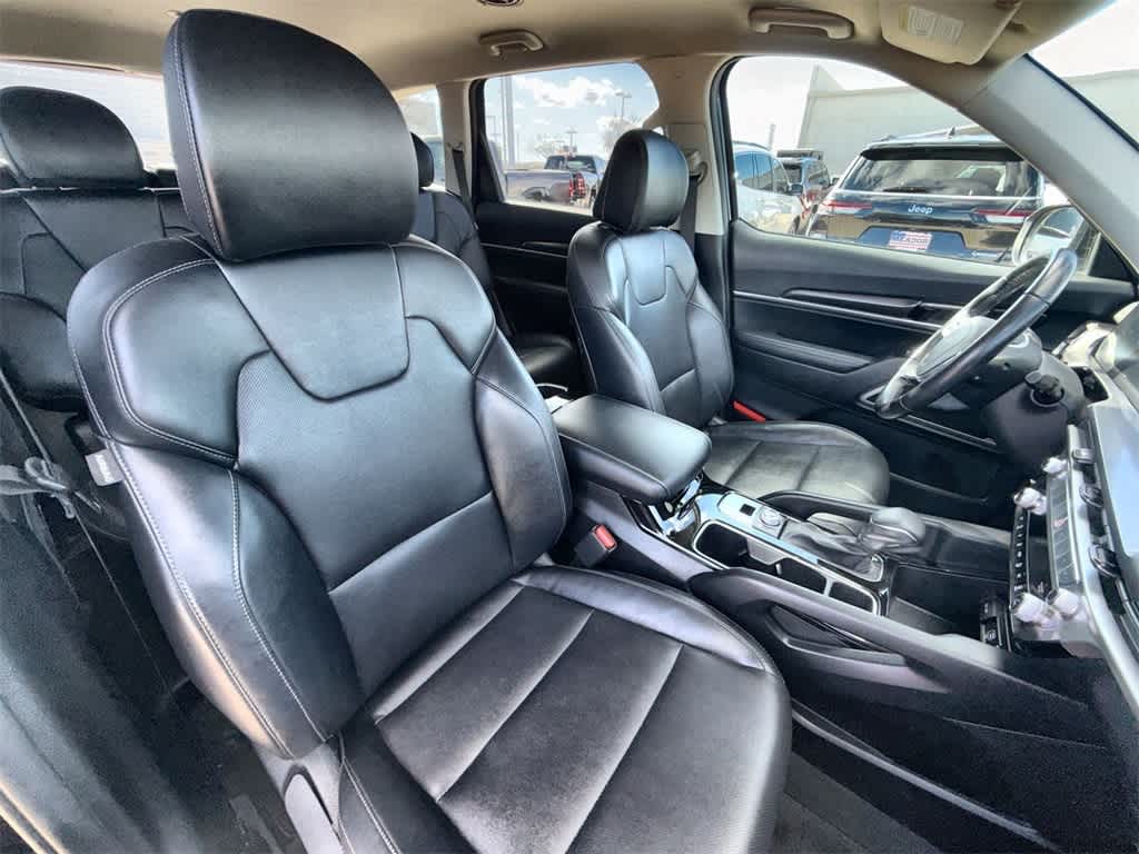 Thumbnail: 2023 Kia Telluride - 15