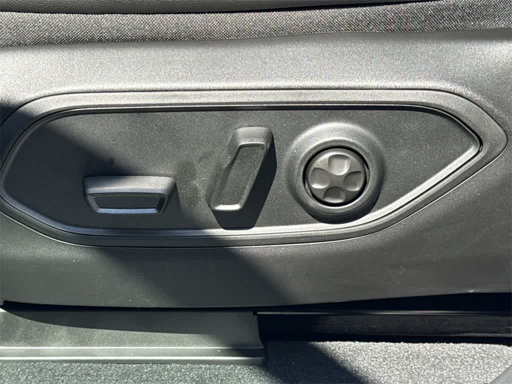 Thumbnail: 2025 Jeep Grand Cherokee L - 25