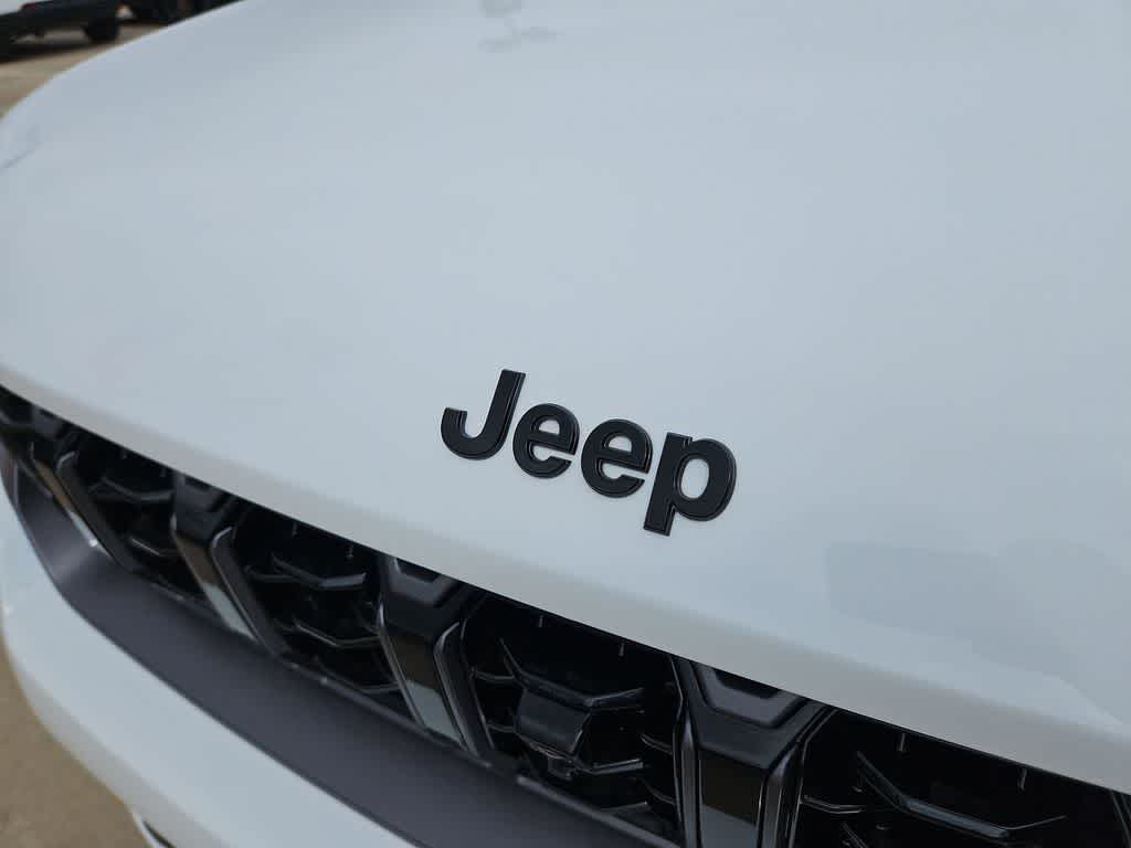 Thumbnail: 2026 Jeep Grand Cherokee - 12