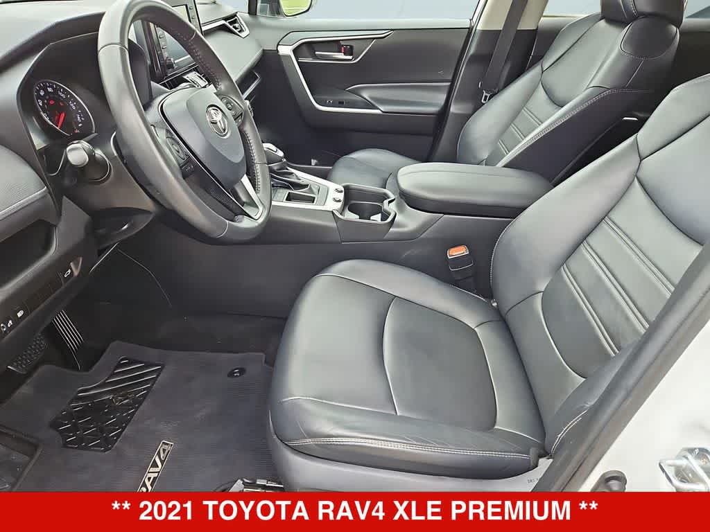 Thumbnail: 2021 Toyota RAV4 - 17