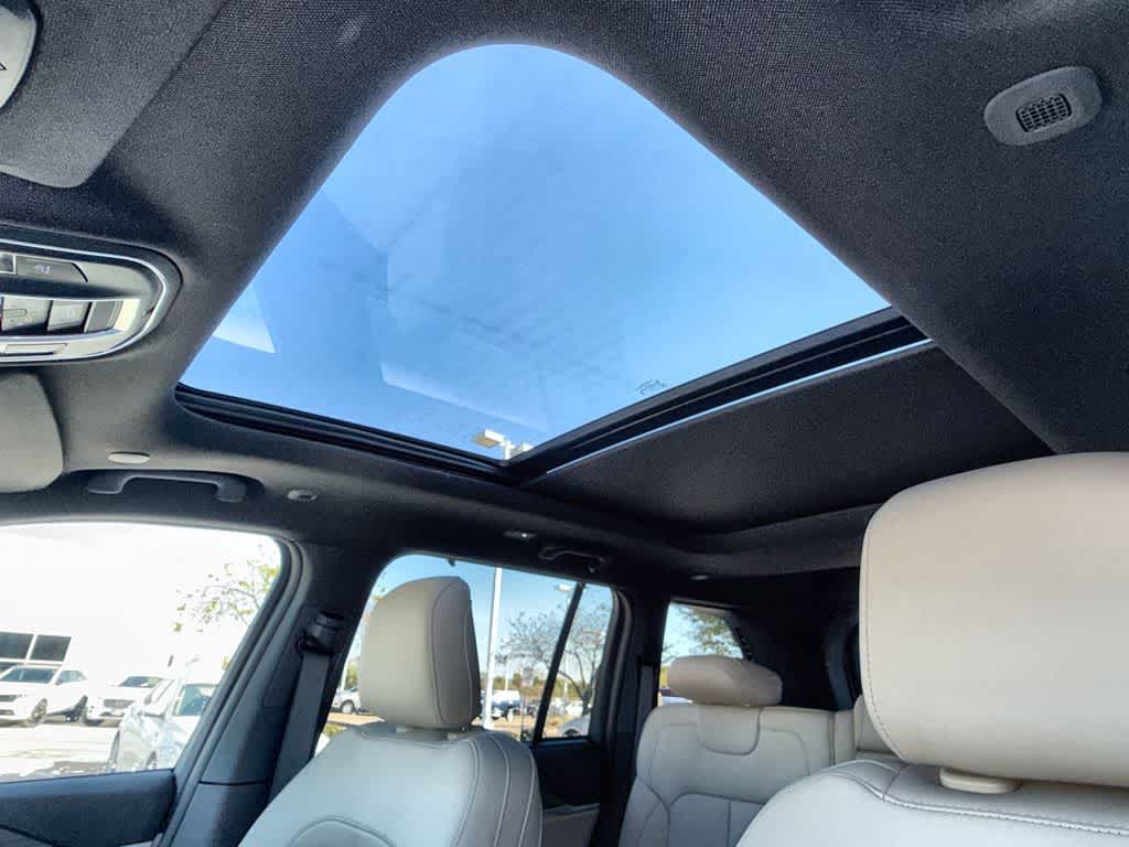 Thumbnail: 2025 Jeep Grand Cherokee - 25